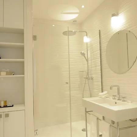Bed & Breakfast Relais12bis By Eiffel Tower 4*