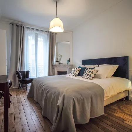 Bed & Breakfast Relais12bis By Eiffel Tower Parigi