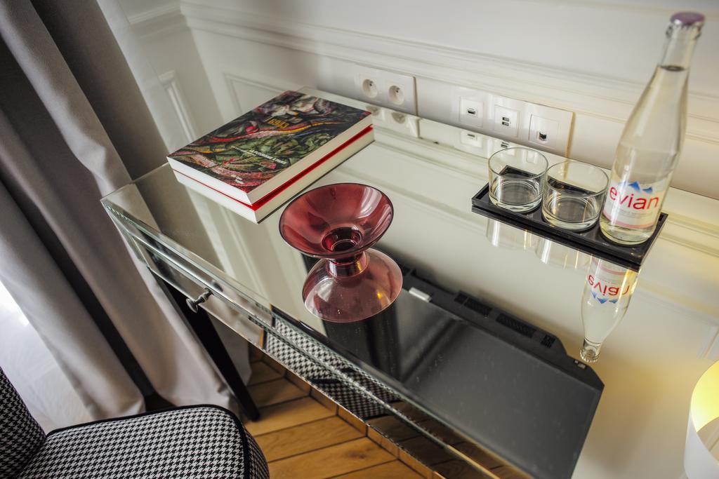 Relais12bis By Eiffel Tower